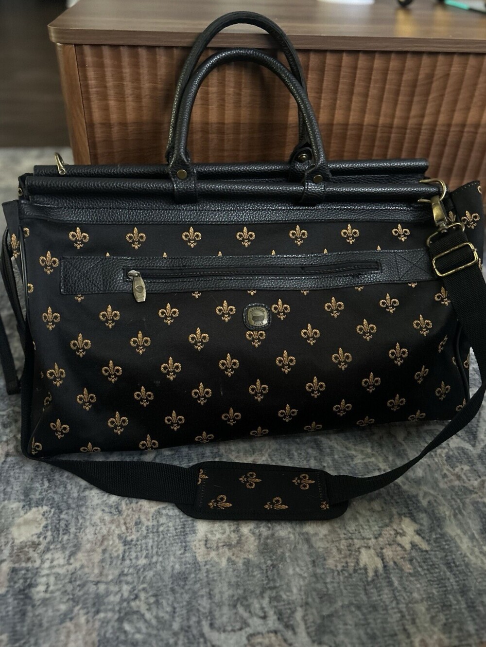 American Flyer Fleur de Lis Travel Bag W/Strap Black&Gold Fleur de Lis Pattern